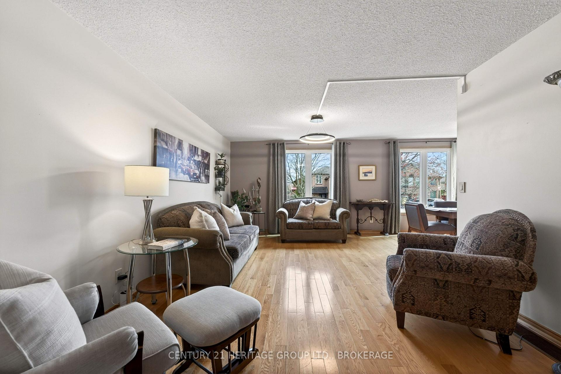 Photo 13 of 23 Old Oak Road, Kingston, Central City West — HOMEH