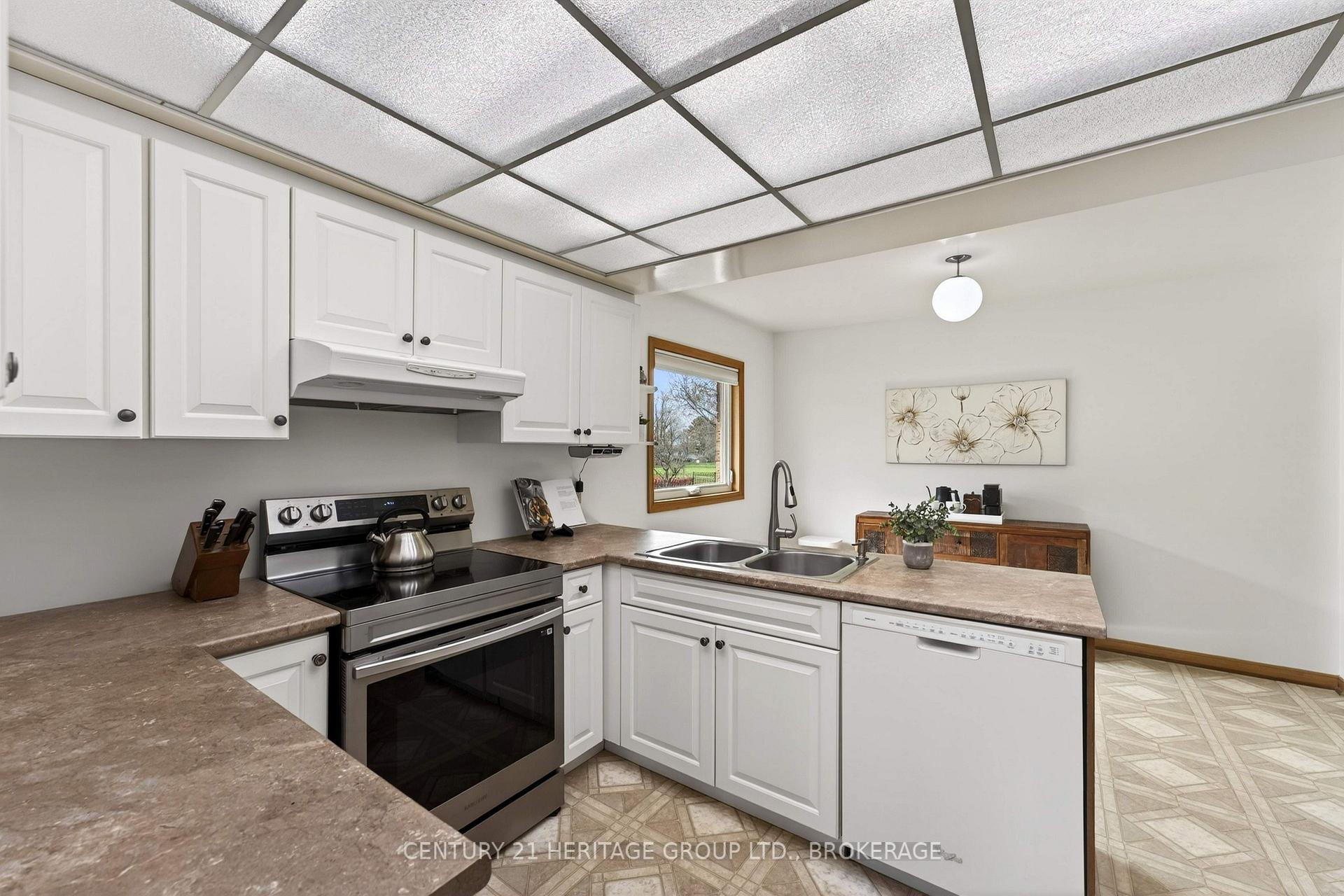 Photo 19 of 23 Old Oak Road, Kingston, Central City West — HOMEH