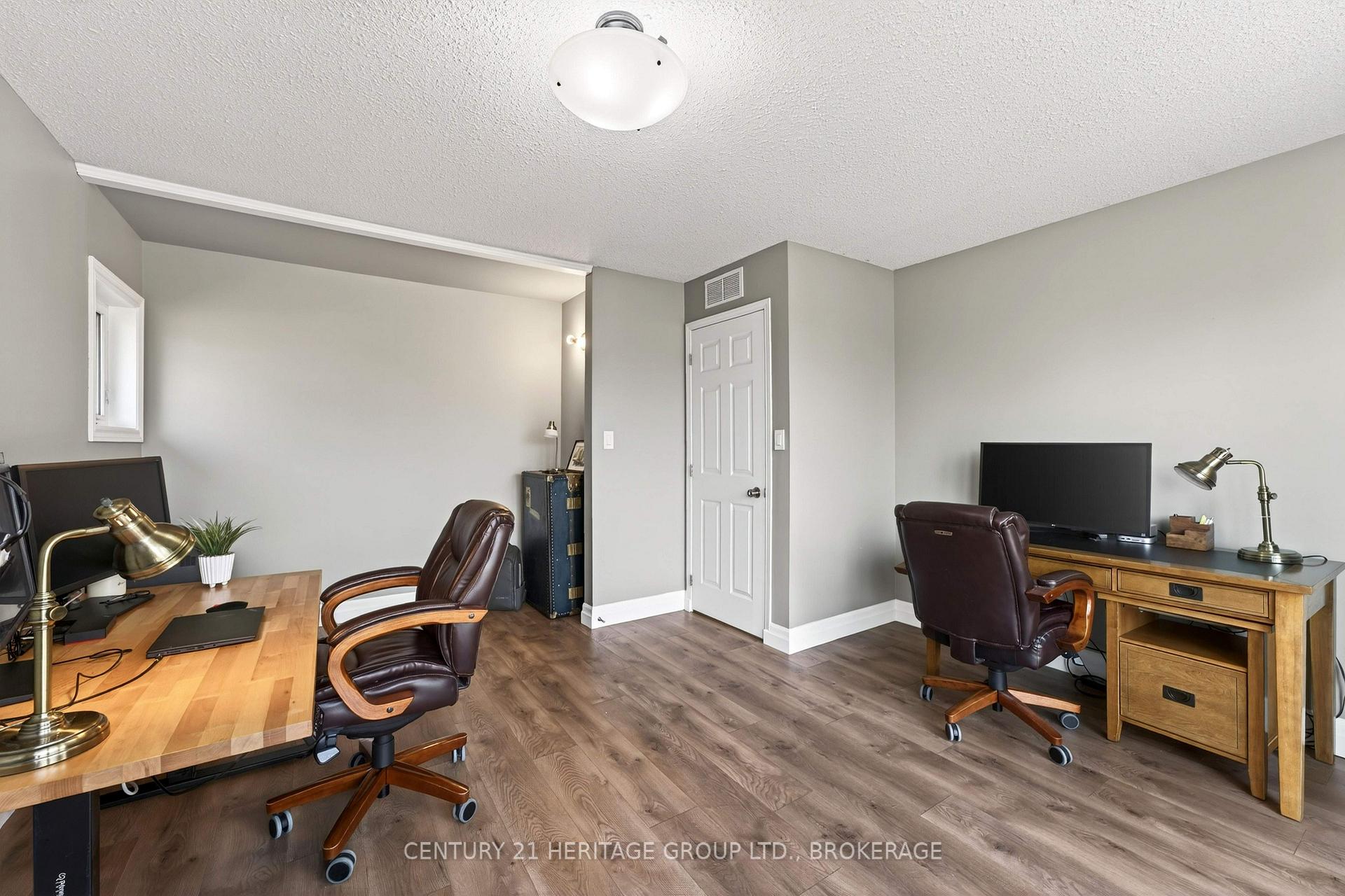 Photo 33 of 23 Old Oak Road, Kingston, Central City West — HOMEH