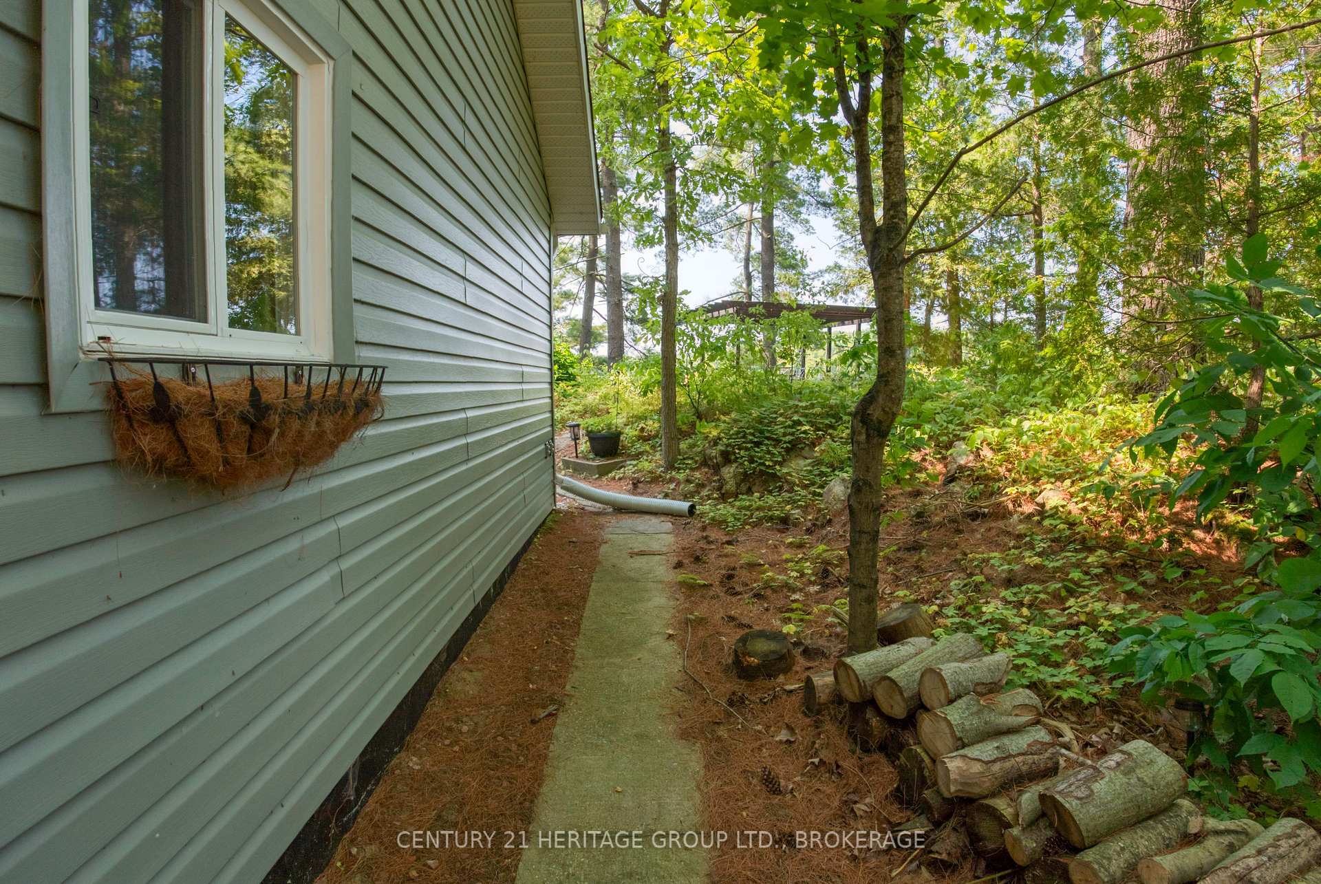 Photo 5 of 1036A Twin Lake Lane, Frontenac, Frontenac Centre — HOMEH