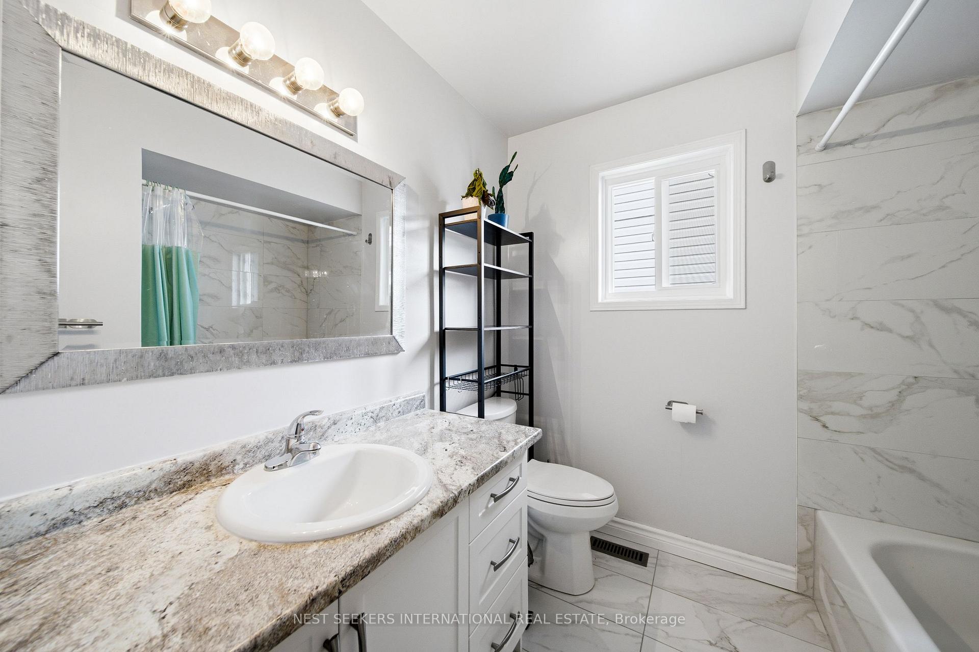 Photo 9 of 27 Athabaska Road, Barrie, Holly — HOMEH