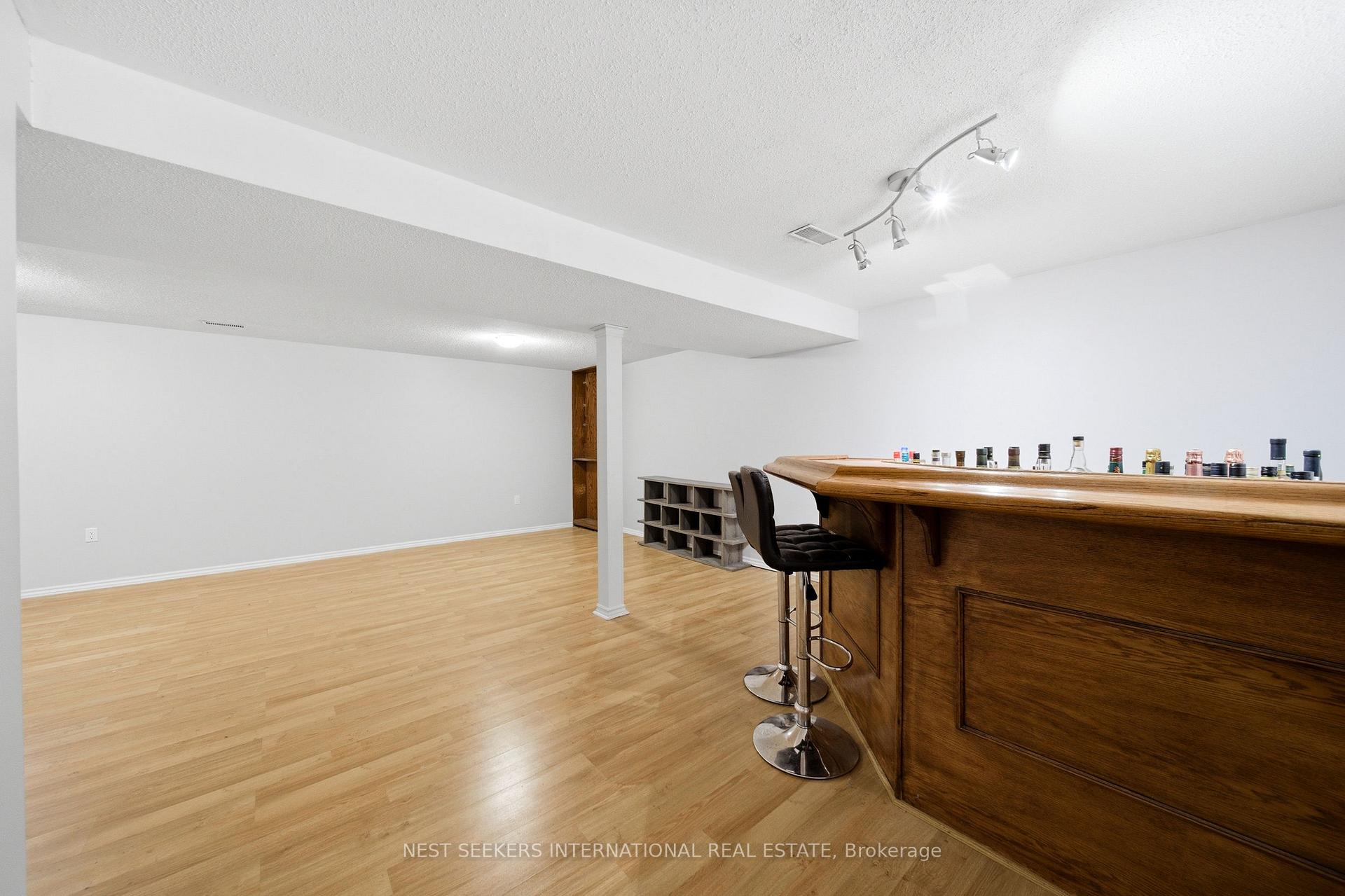 Photo 14 of 27 Athabaska Road, Barrie, Holly — HOMEH