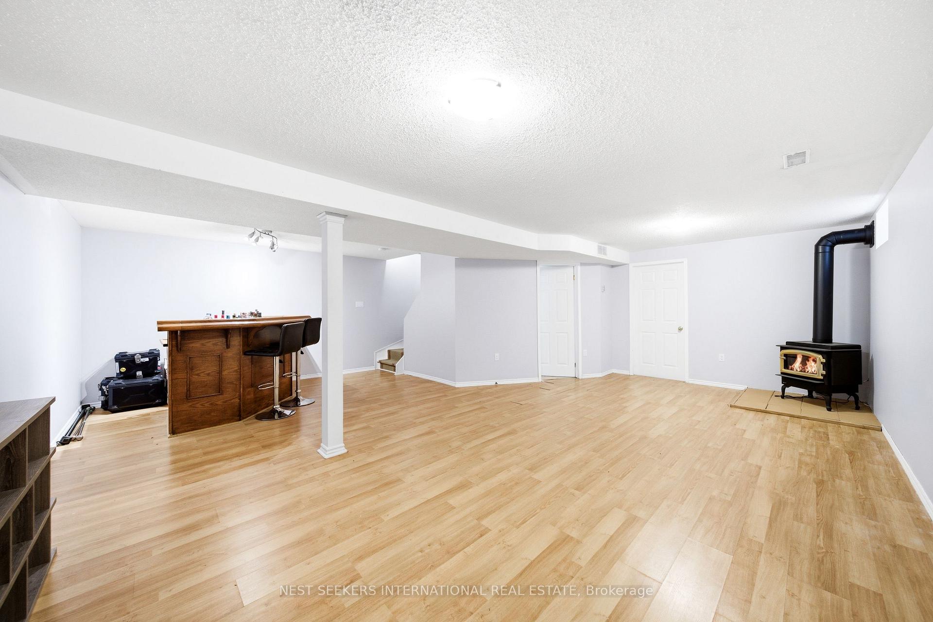 Photo 16 of 27 Athabaska Road, Barrie, Holly — HOMEH