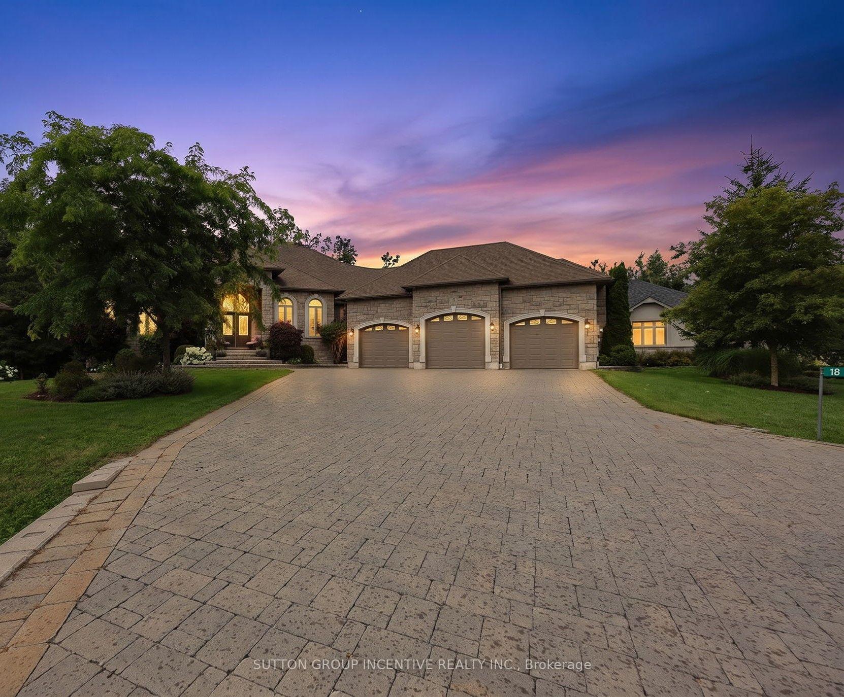 Photo 3 of 18 Lloyd Cook Drive W, Springwater, Snow Valley — HOMEH