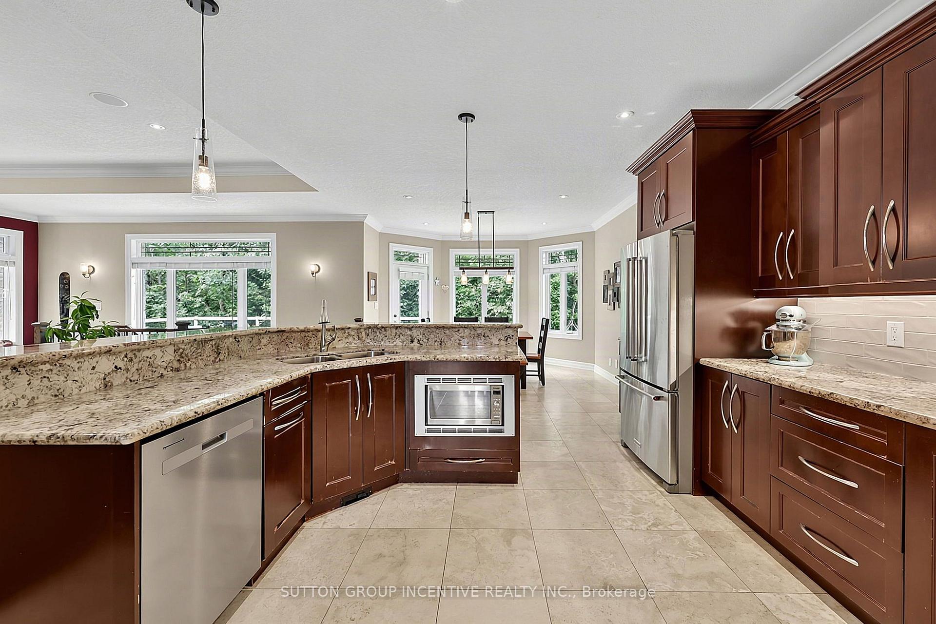 Photo 23 of 18 Lloyd Cook Drive W, Springwater, Snow Valley — HOMEH