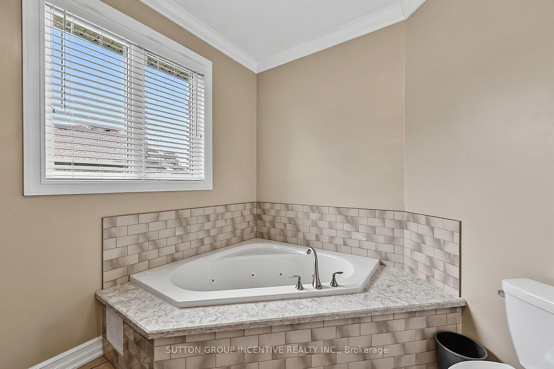 Photo 36 of 18 Lloyd Cook Drive W, Springwater, Snow Valley — HOMEH