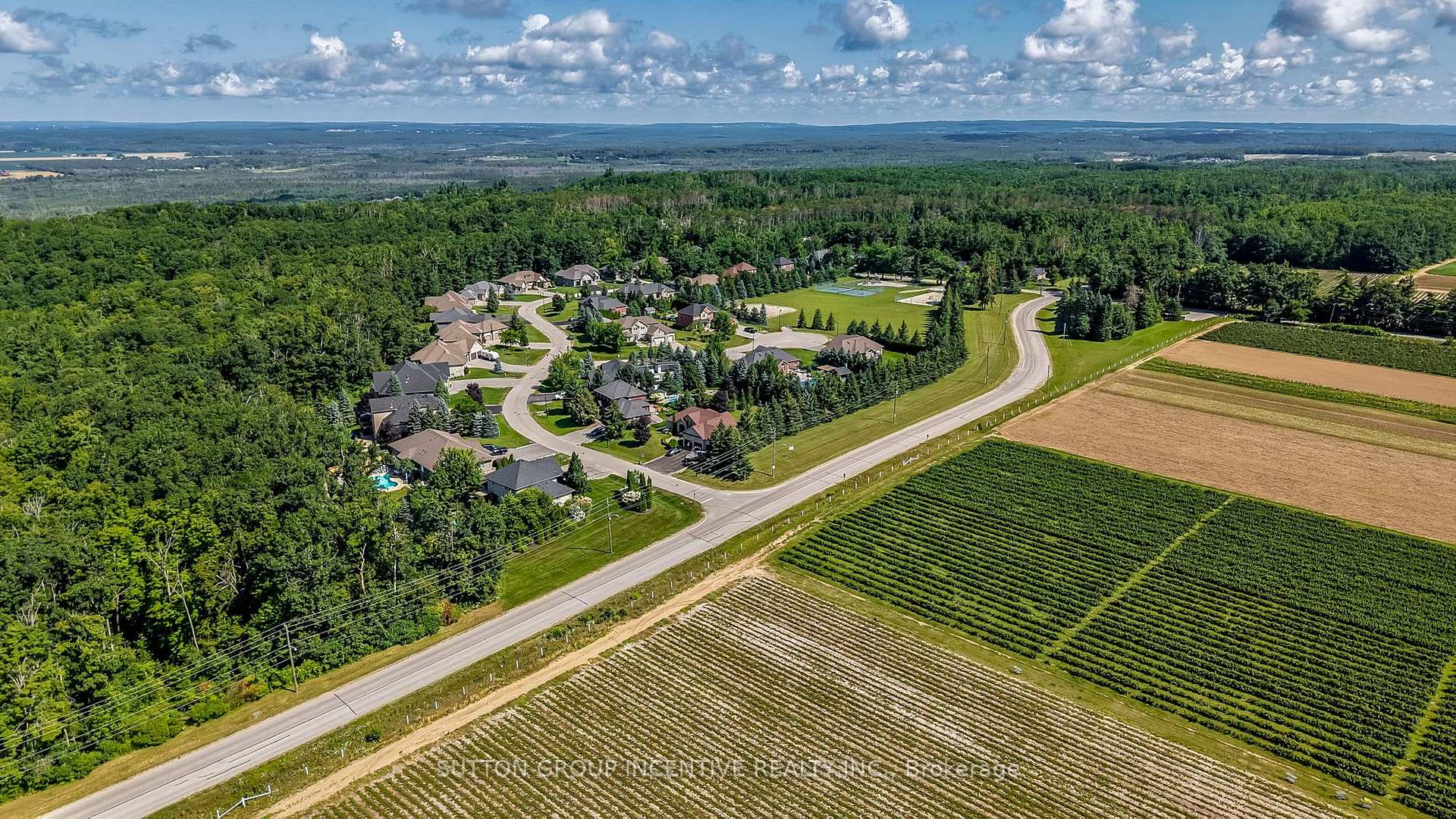 Photo 48 of 18 Lloyd Cook Drive W, Springwater, Snow Valley — HOMEH