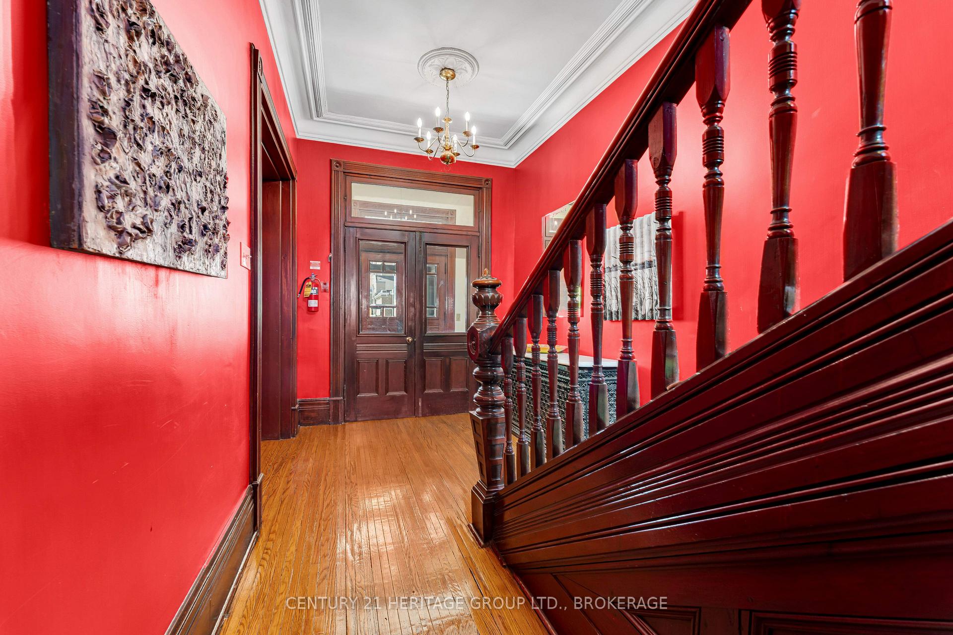 Photo 2 of 25 Colborne Street, Kingston, East of Sir John A. Blvd — HOMEH