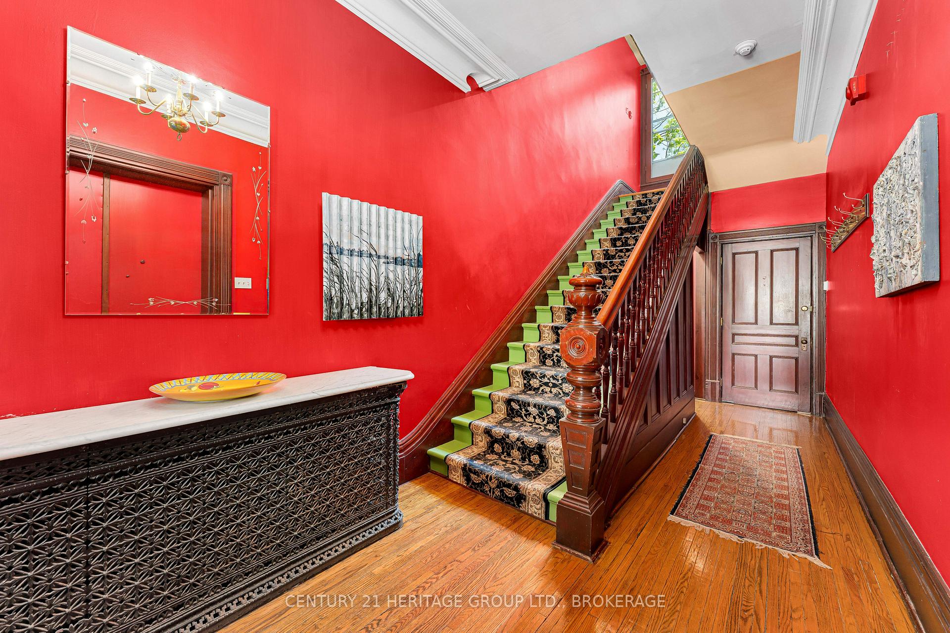 Photo 6 of 25 Colborne Street, Kingston, East of Sir John A. Blvd — HOMEH