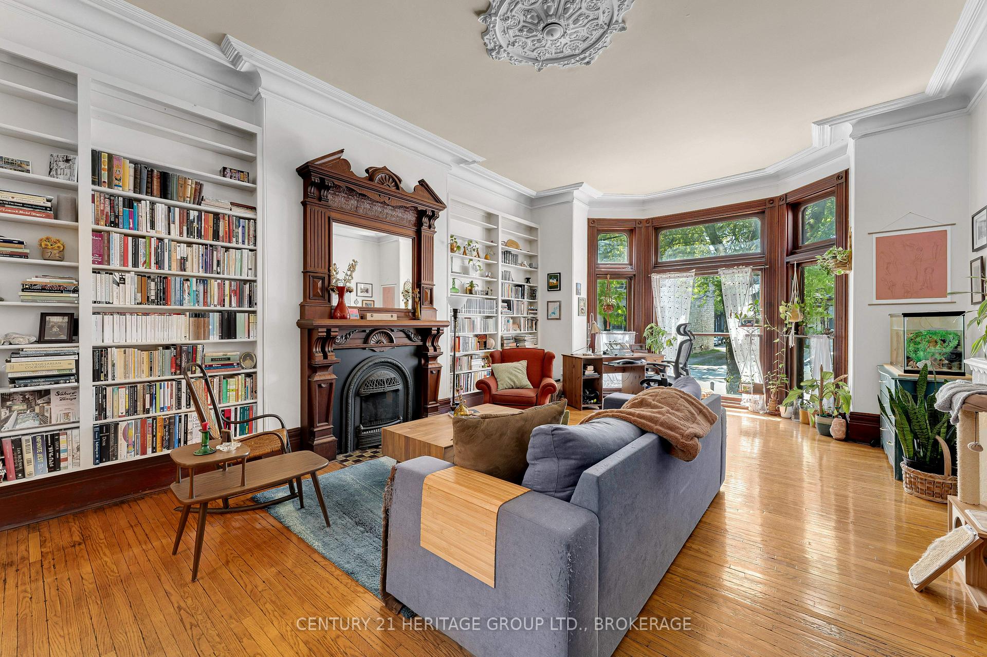 Photo 13 of 25 Colborne Street, Kingston, East of Sir John A. Blvd — HOMEH