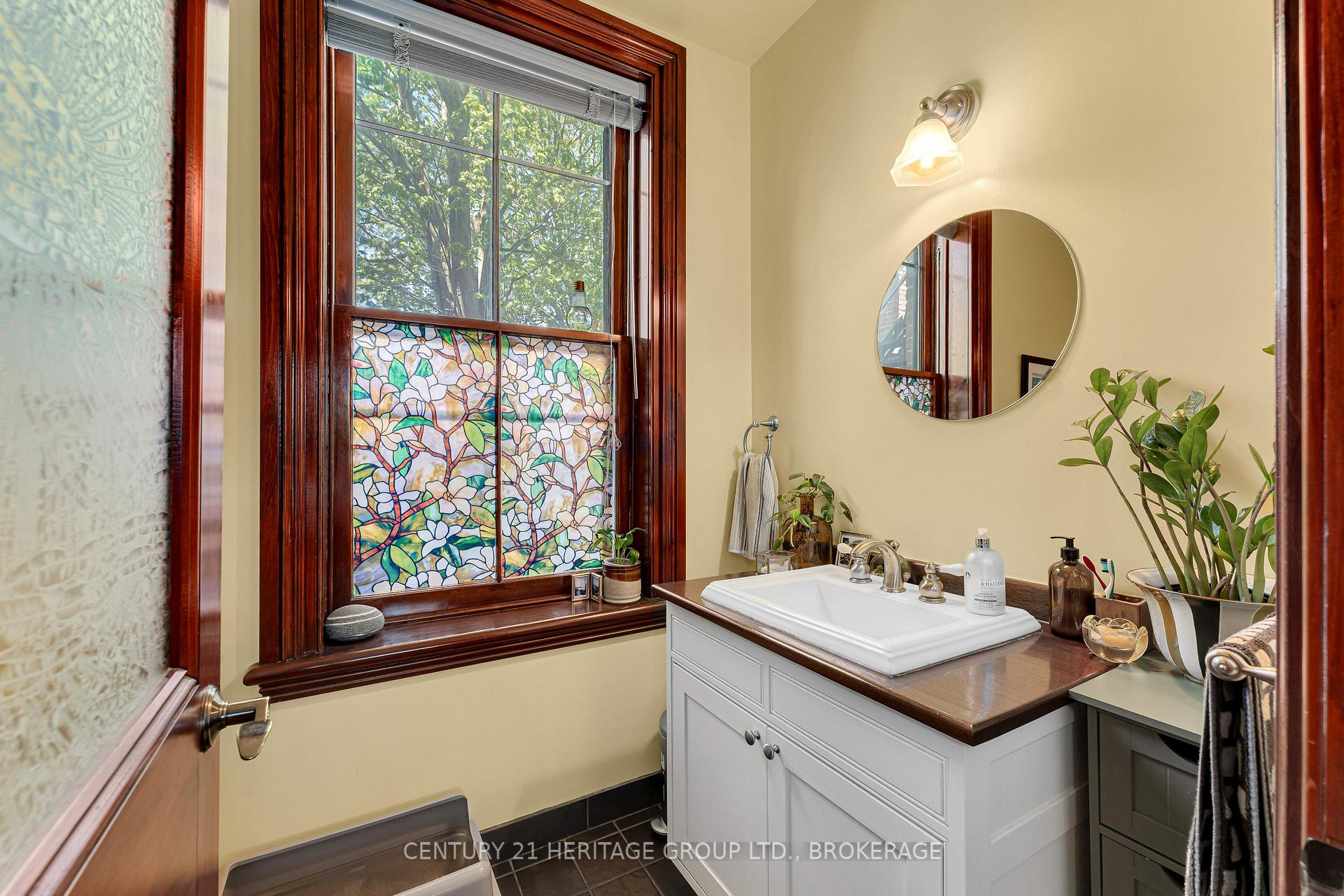 Photo 18 of 25 Colborne Street, Kingston, East of Sir John A. Blvd — HOMEH