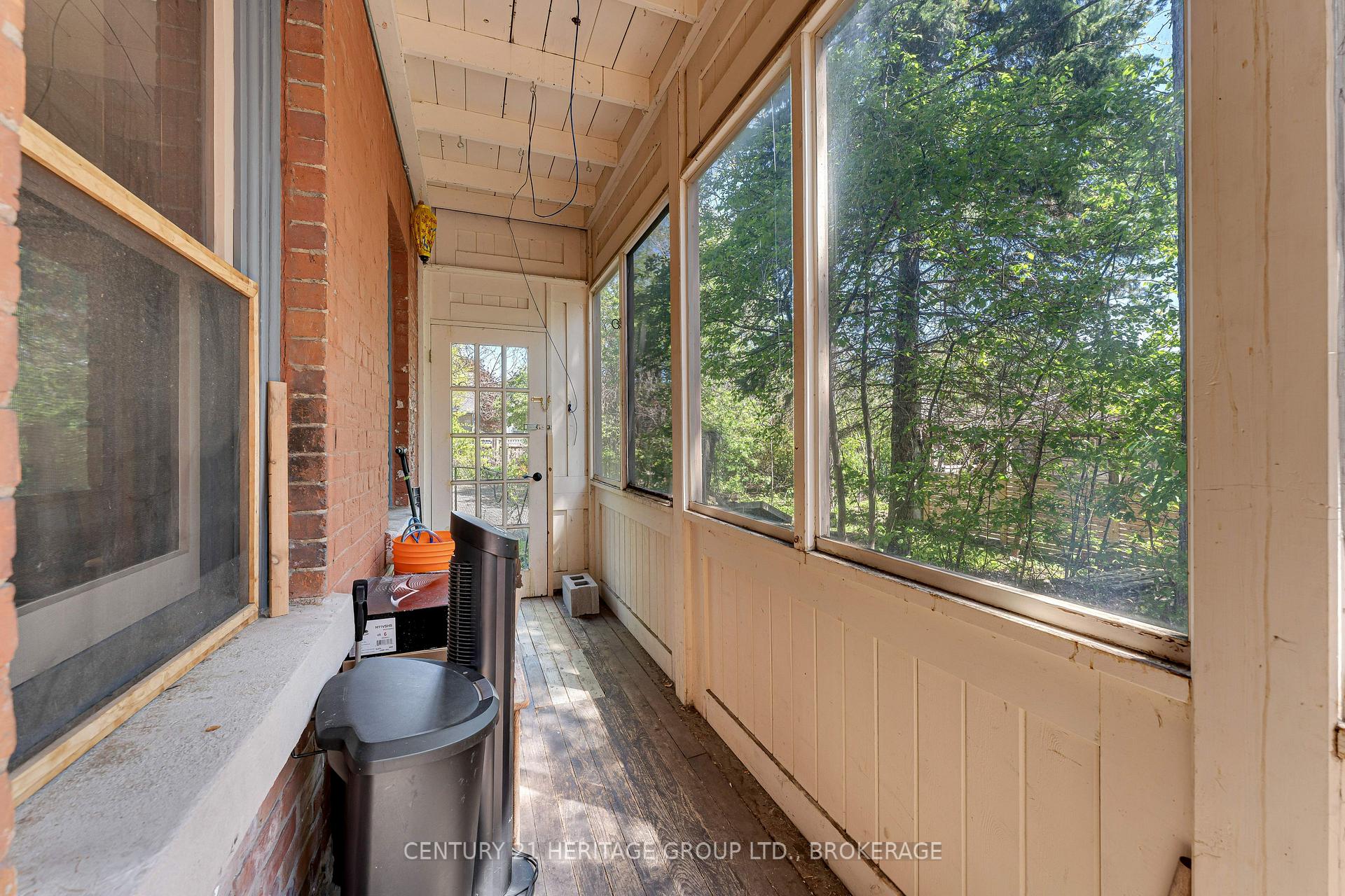 Photo 20 of 25 Colborne Street, Kingston, East of Sir John A. Blvd — HOMEH
