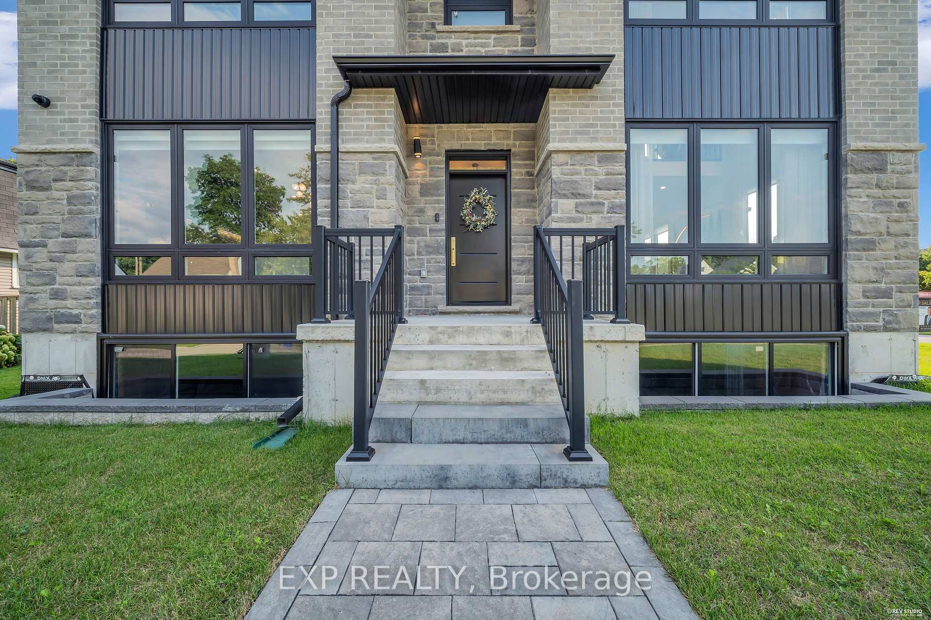 Photo 2 of 19 Burcher Road, Ajax, South East — HOMEH