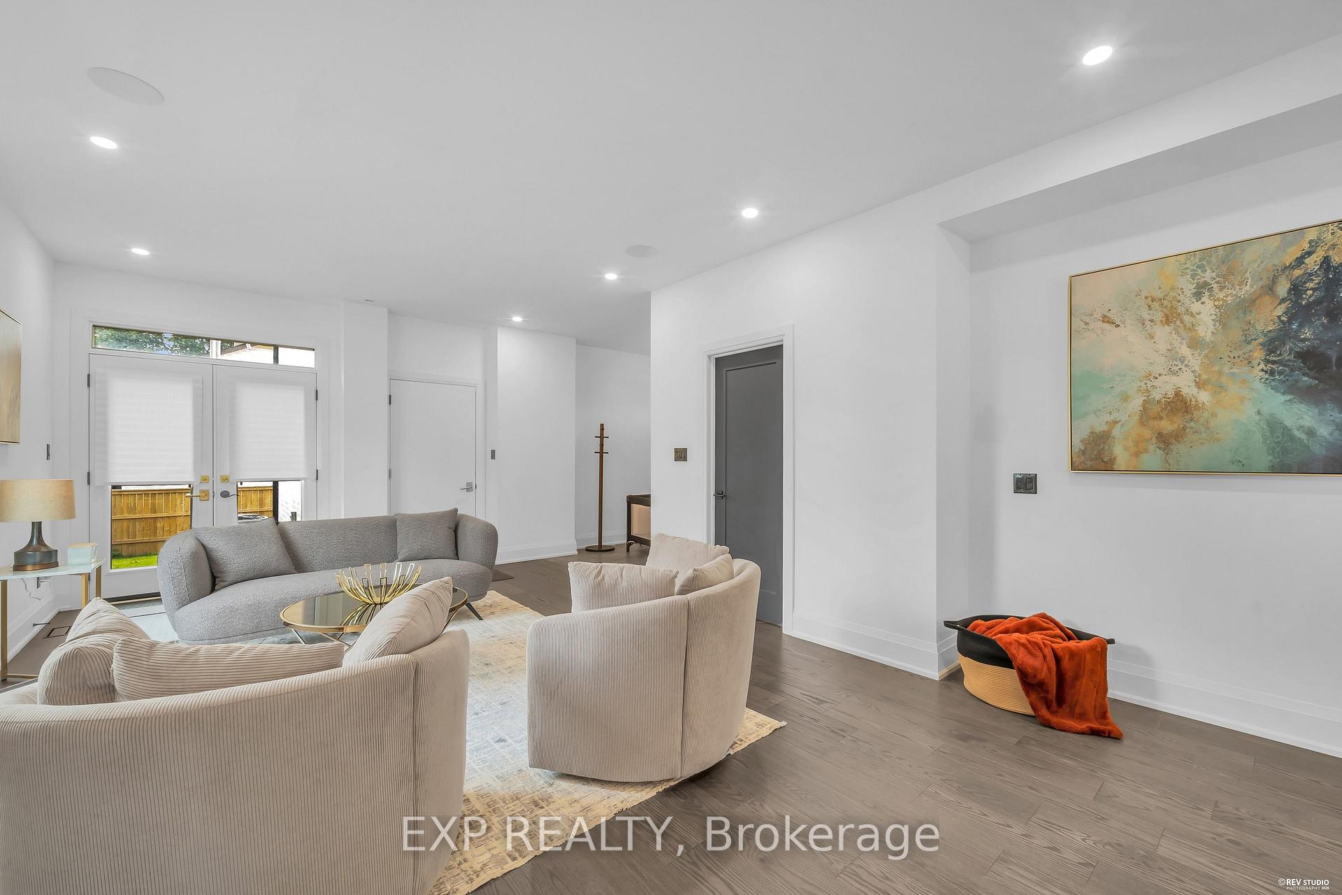 Photo 4 of 19 Burcher Road, Ajax, South East — HOMEH