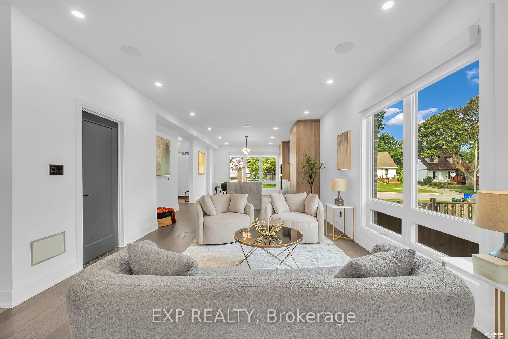 Photo 5 of 19 Burcher Road, Ajax, South East — HOMEH