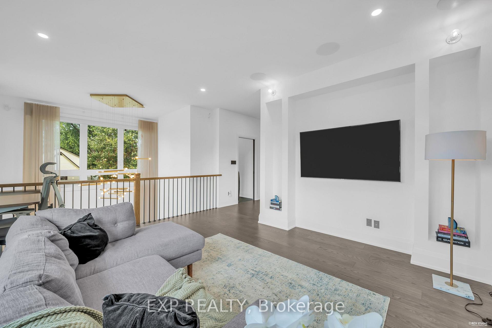 Photo 33 of 19 Burcher Road, Ajax, South East — HOMEH