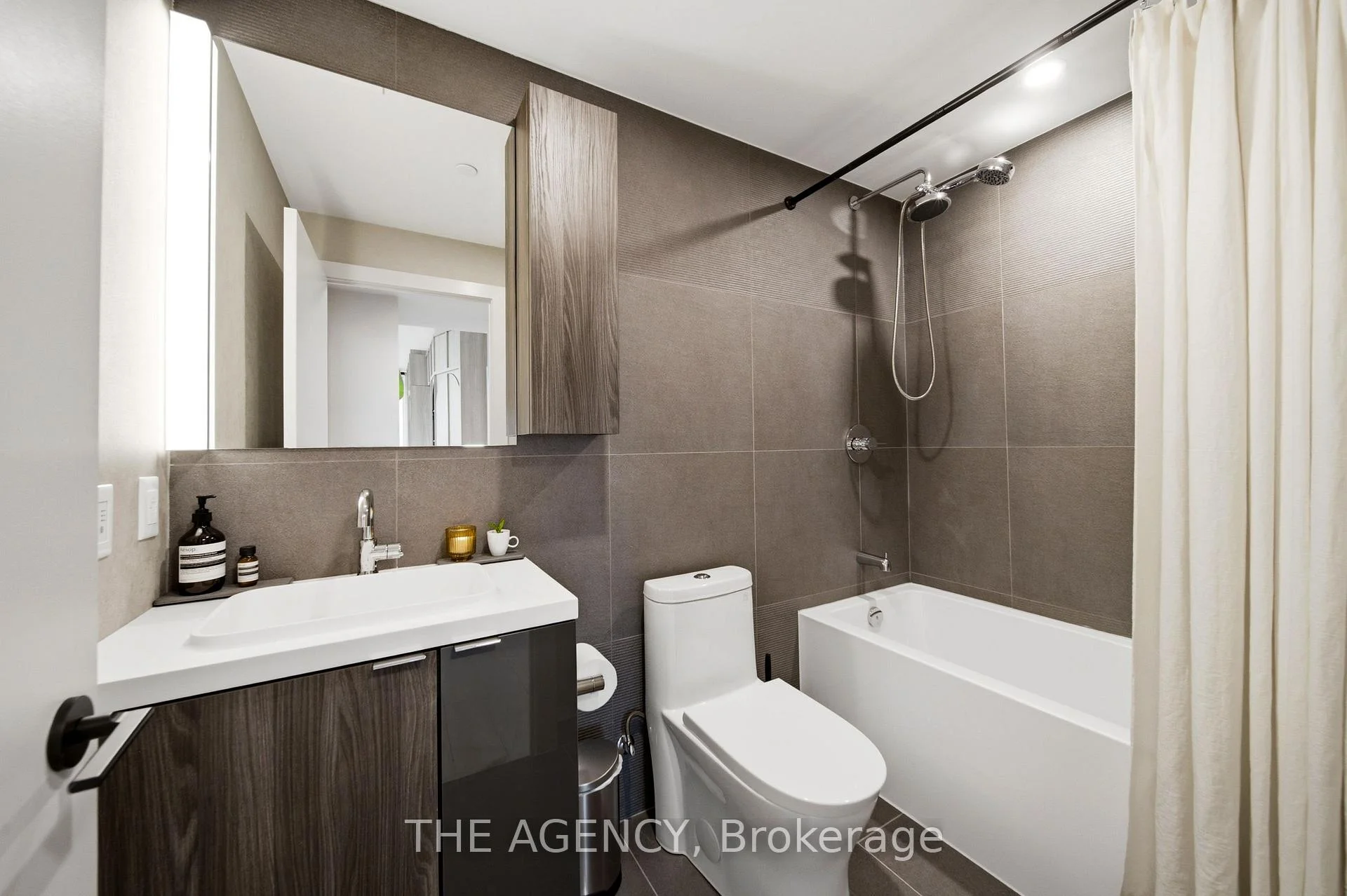 Photo 62 of Unit 2908, 15 Mercer Street, Toronto, Waterfront Communities — HOMEH