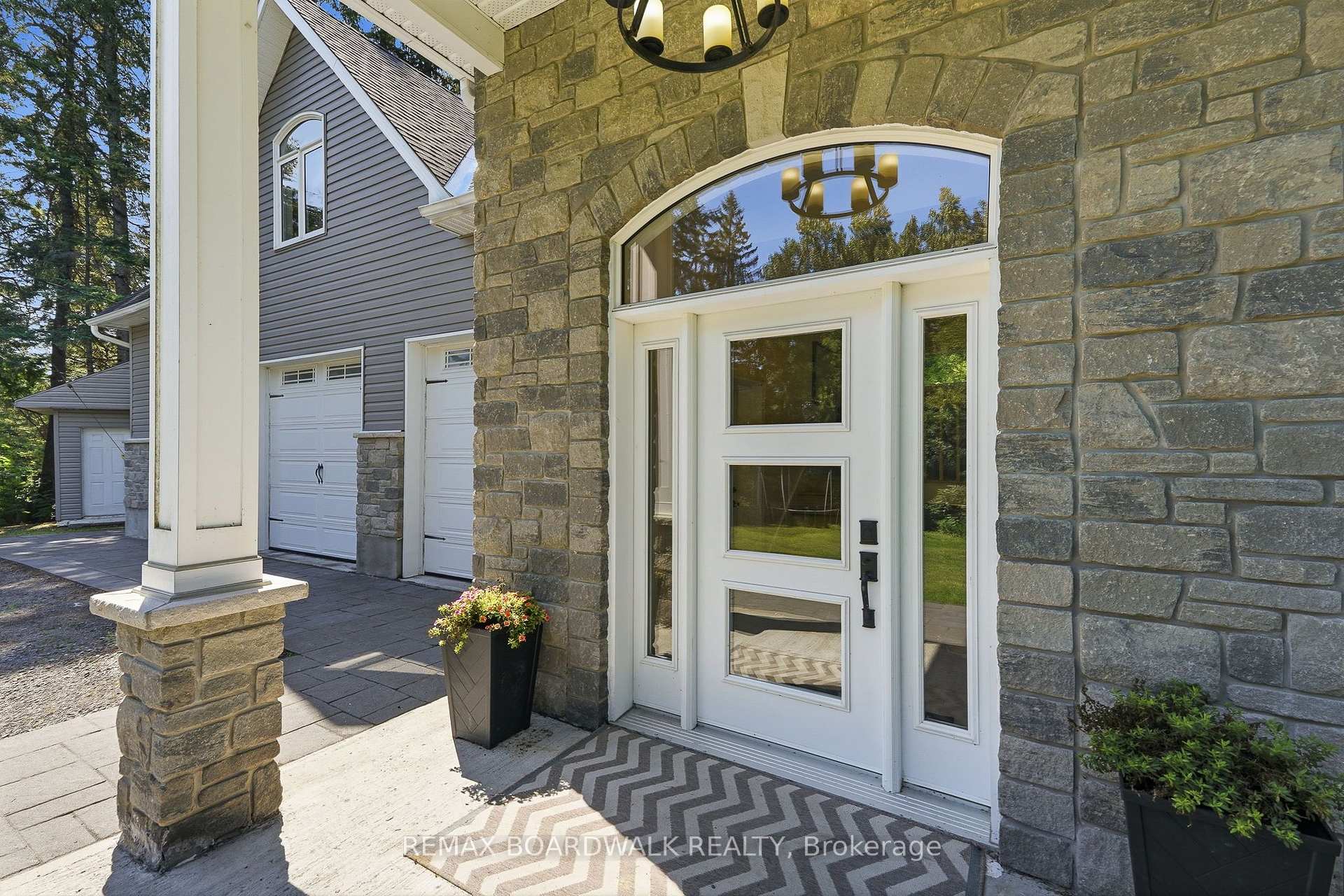 Photo 3 of 1110 Dunning Road, Ottawa, Cumberland Ridge — HOMEH