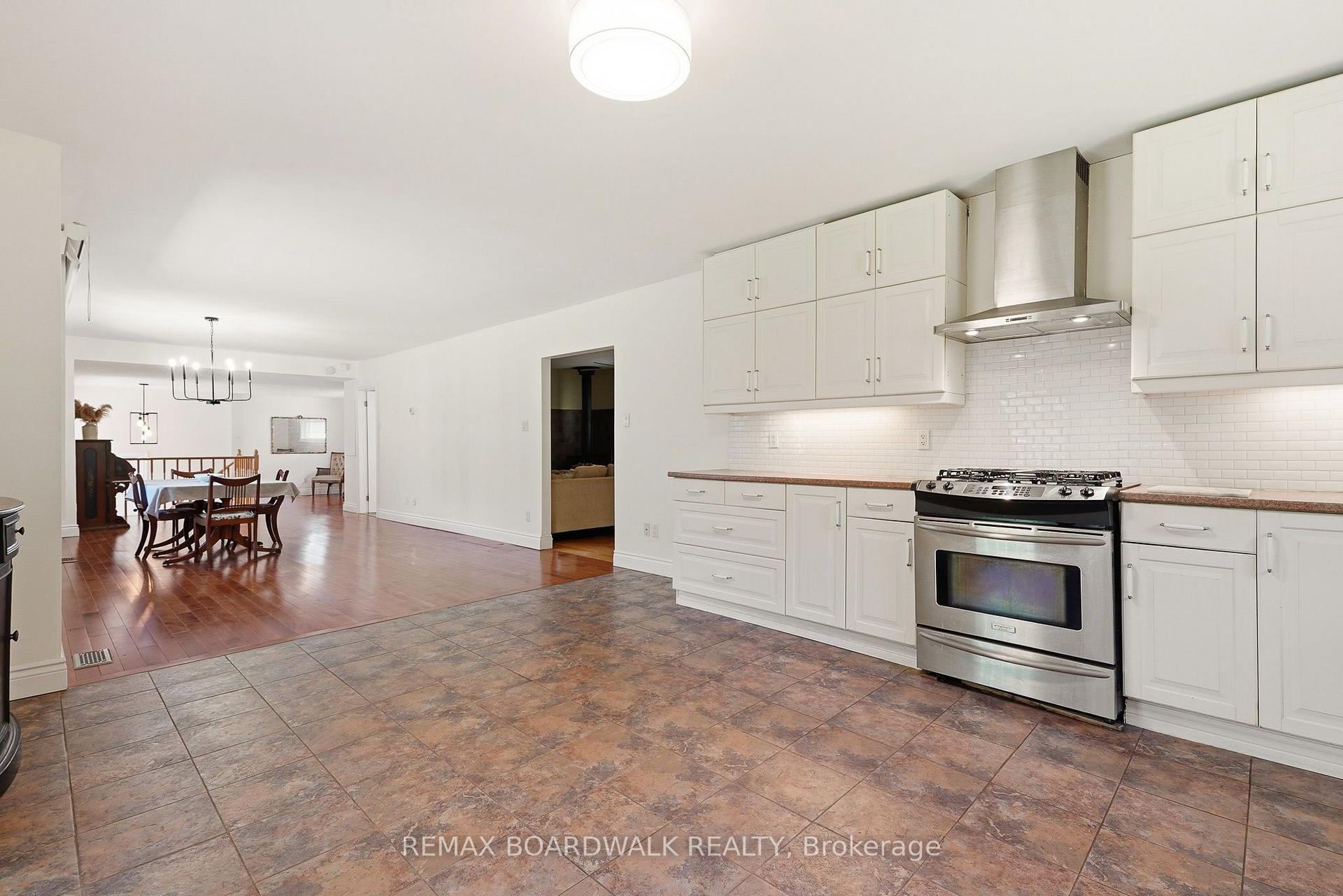 Photo 11 of 1110 Dunning Road, Ottawa, Cumberland Ridge — HOMEH