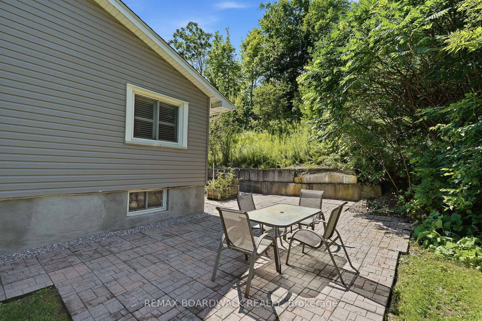 Photo 35 of 1110 Dunning Road, Ottawa, Cumberland Ridge — HOMEH