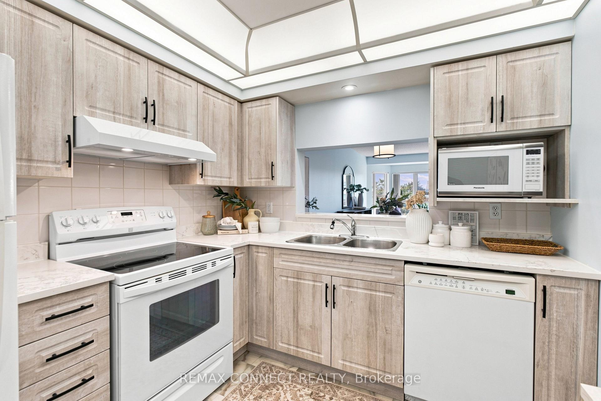 Photo 10 of Unit 308, 4 Heritage Way, Kawartha Lakes, Lindsay — HOMEH