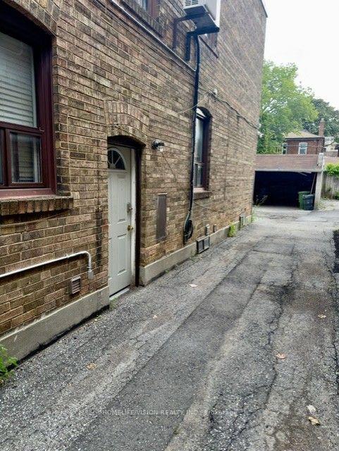 Photo 4 of Unit 3-Bsmt, 970 Avenue Road, Toronto, Forest Hill South — HOMEH