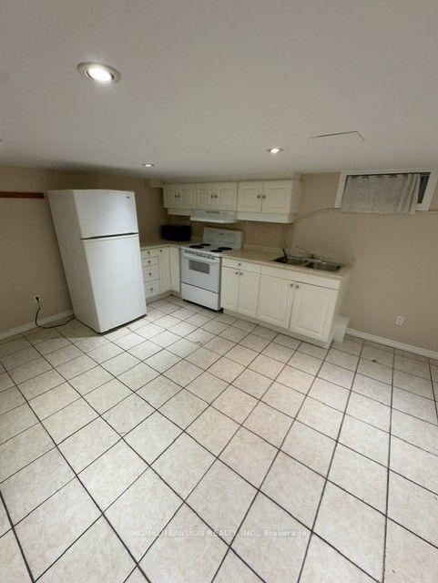 Photo 10 of Unit 3-Bsmt, 970 Avenue Road, Toronto, Forest Hill South — HOMEH