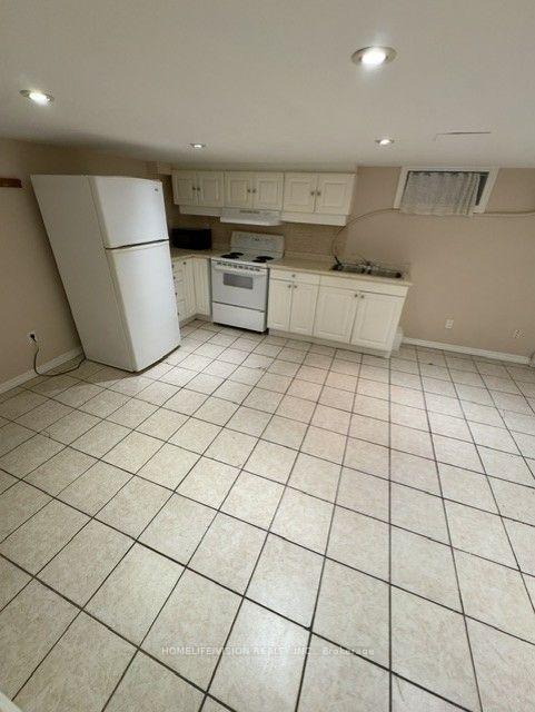 Photo 33 of Unit 3-Bsmt, 970 Avenue Road, Toronto, Forest Hill South — HOMEH