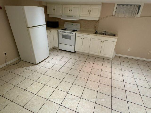 Photo 14 of Unit 3-Bsmt, 970 Avenue Road, Toronto, Forest Hill South — HOMEH