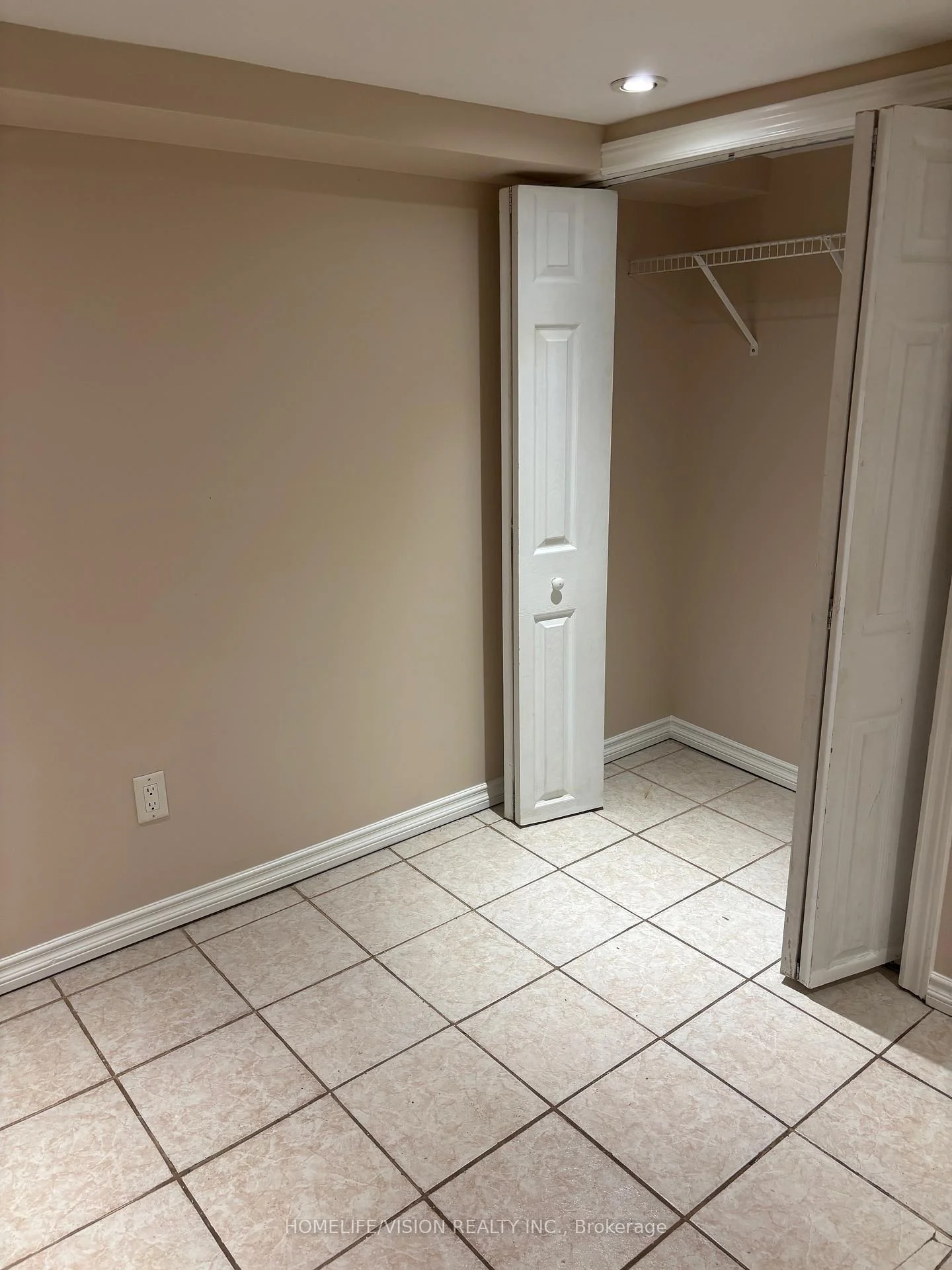 Photo 6 of Unit 3-Bsmt, 970 Avenue Road, Toronto, Forest Hill South — HOMEH