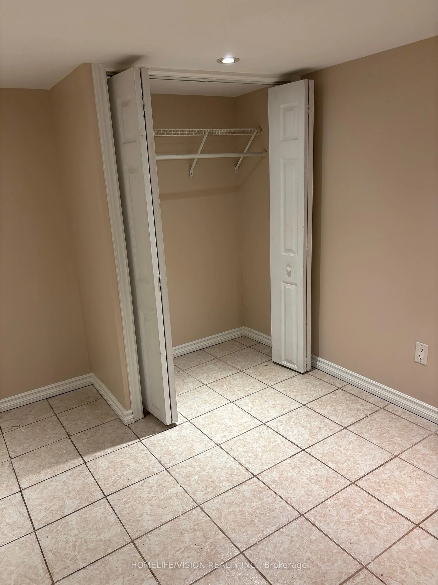 Photo 27 of Unit 3-Bsmt, 970 Avenue Road, Toronto, Forest Hill South — HOMEH