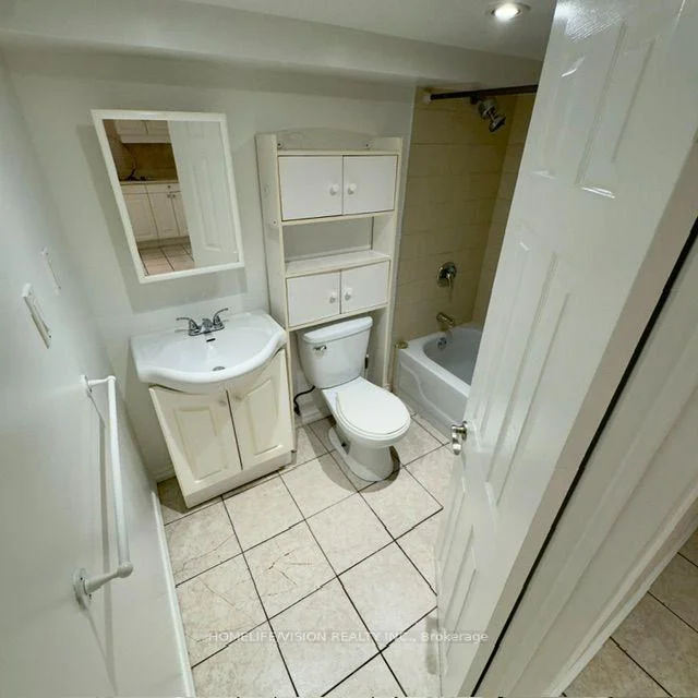 Photo 39 of Unit 3-Bsmt, 970 Avenue Road, Toronto, Forest Hill South — HOMEH
