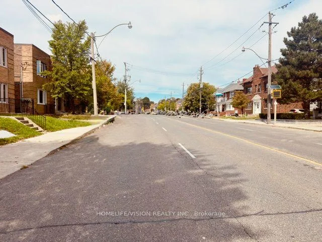 Photo 43 of Unit 3-Bsmt, 970 Avenue Road, Toronto, Forest Hill South — HOMEH