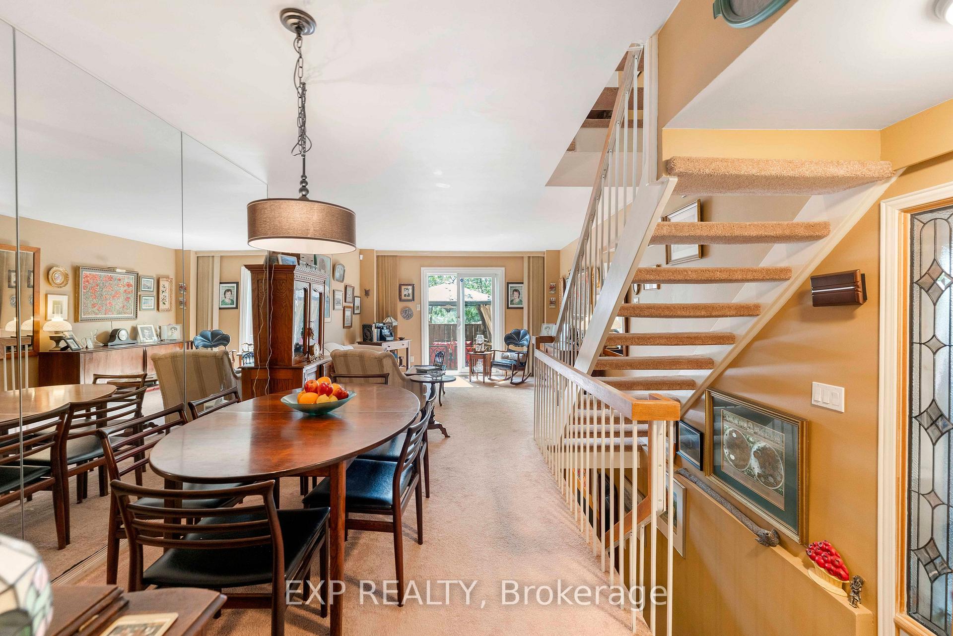 Photo 5 of 1 Quarry Court, Toronto, Greenwood-Coxwell — HOMEH