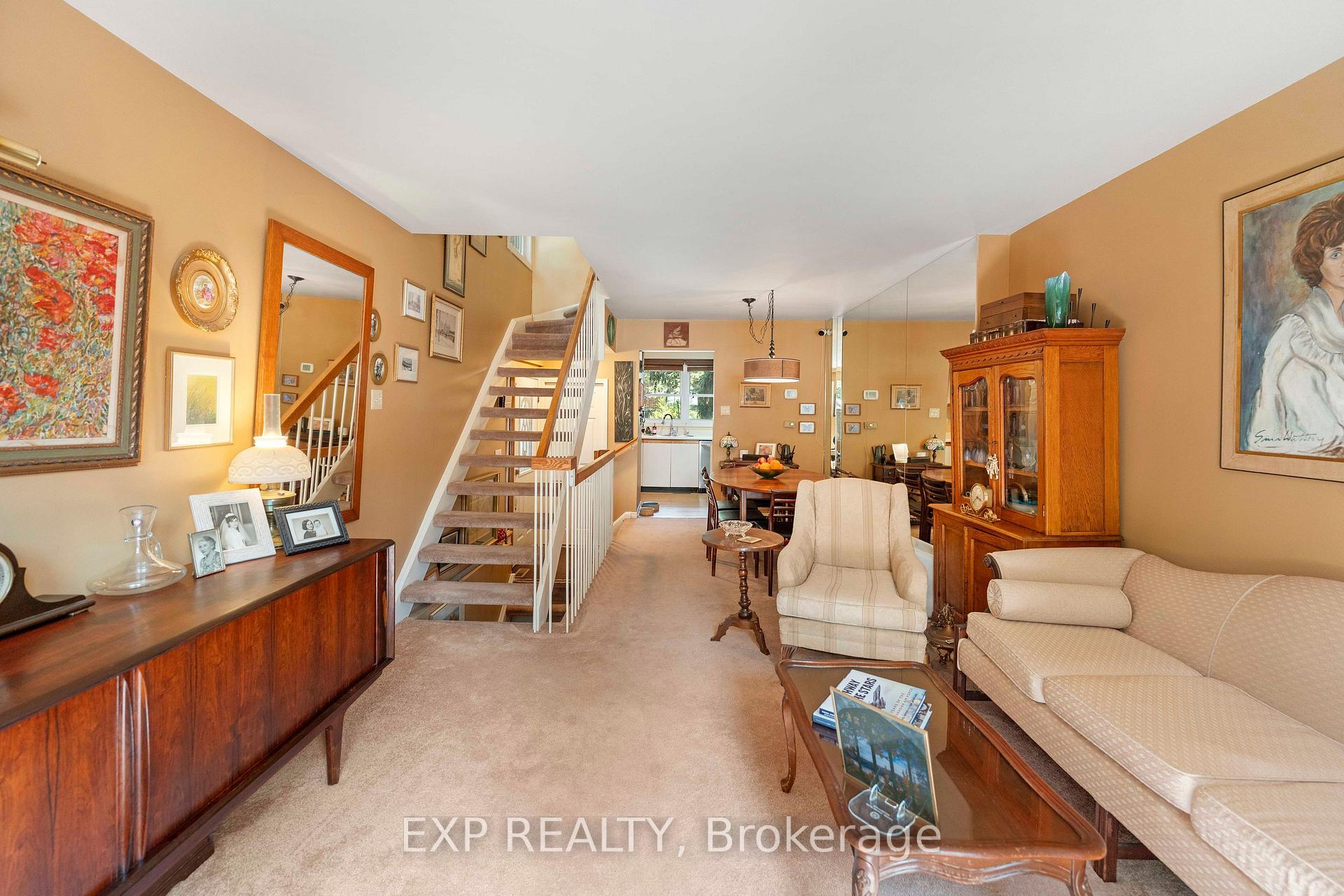 Photo 9 of 1 Quarry Court, Toronto, Greenwood-Coxwell — HOMEH