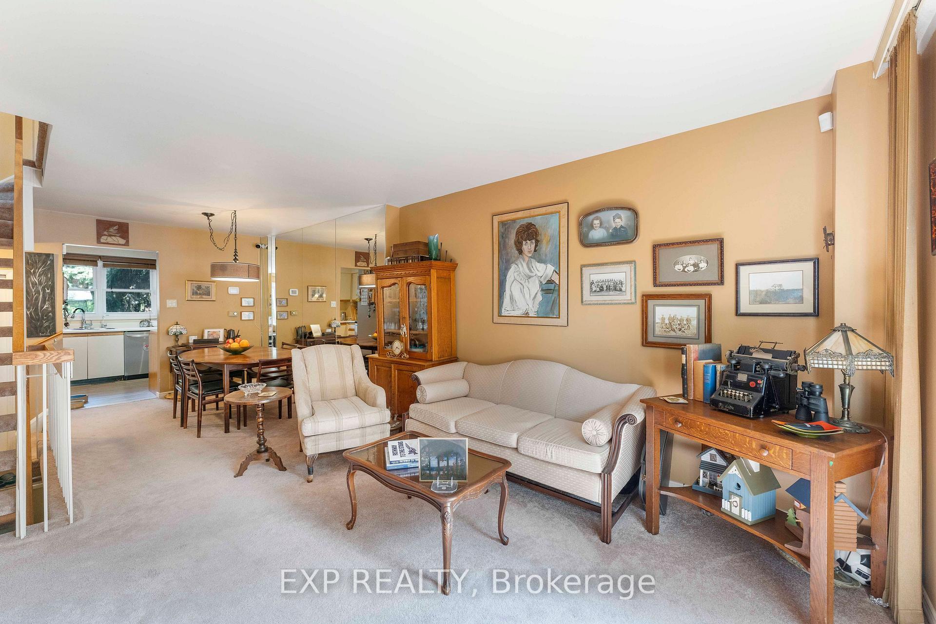 Photo 10 of 1 Quarry Court, Toronto, Greenwood-Coxwell — HOMEH