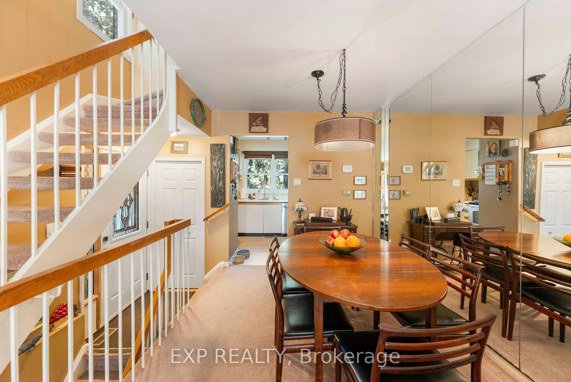 Photo 11 of 1 Quarry Court, Toronto, Greenwood-Coxwell — HOMEH