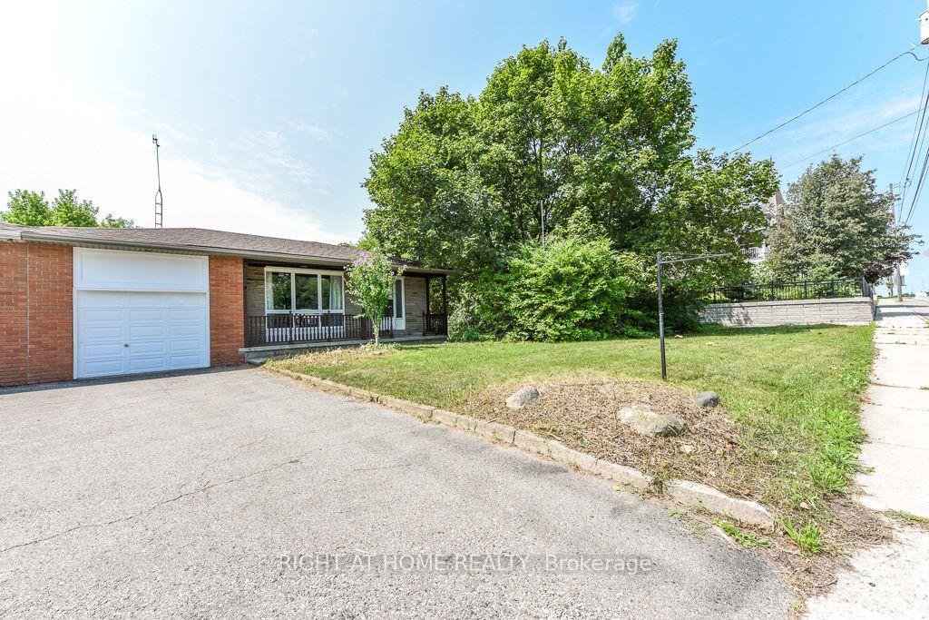 Photo 1 of 110 Main N Street, Milton, Campbellville — HOMEH