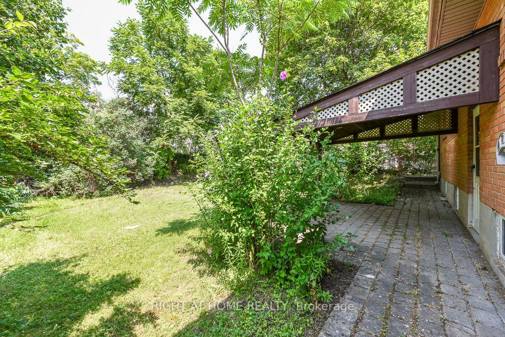Photo 5 of 110 Main N Street, Milton, Campbellville — HOMEH