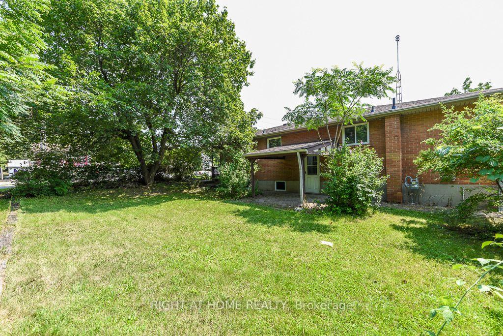 Photo 42 of 110 Main N Street, Milton, Campbellville — HOMEH