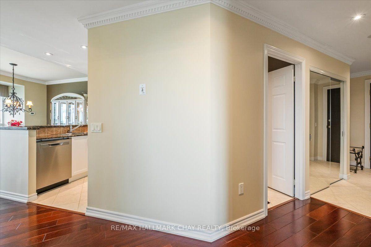 Photo 11 of Unit 1608, 6 Toronto Street, Barrie, Lakeshore — HOMEH