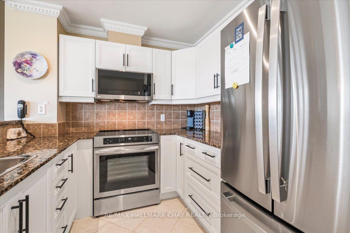 Photo 13 of Unit 1608, 6 Toronto Street, Barrie, Lakeshore — HOMEH