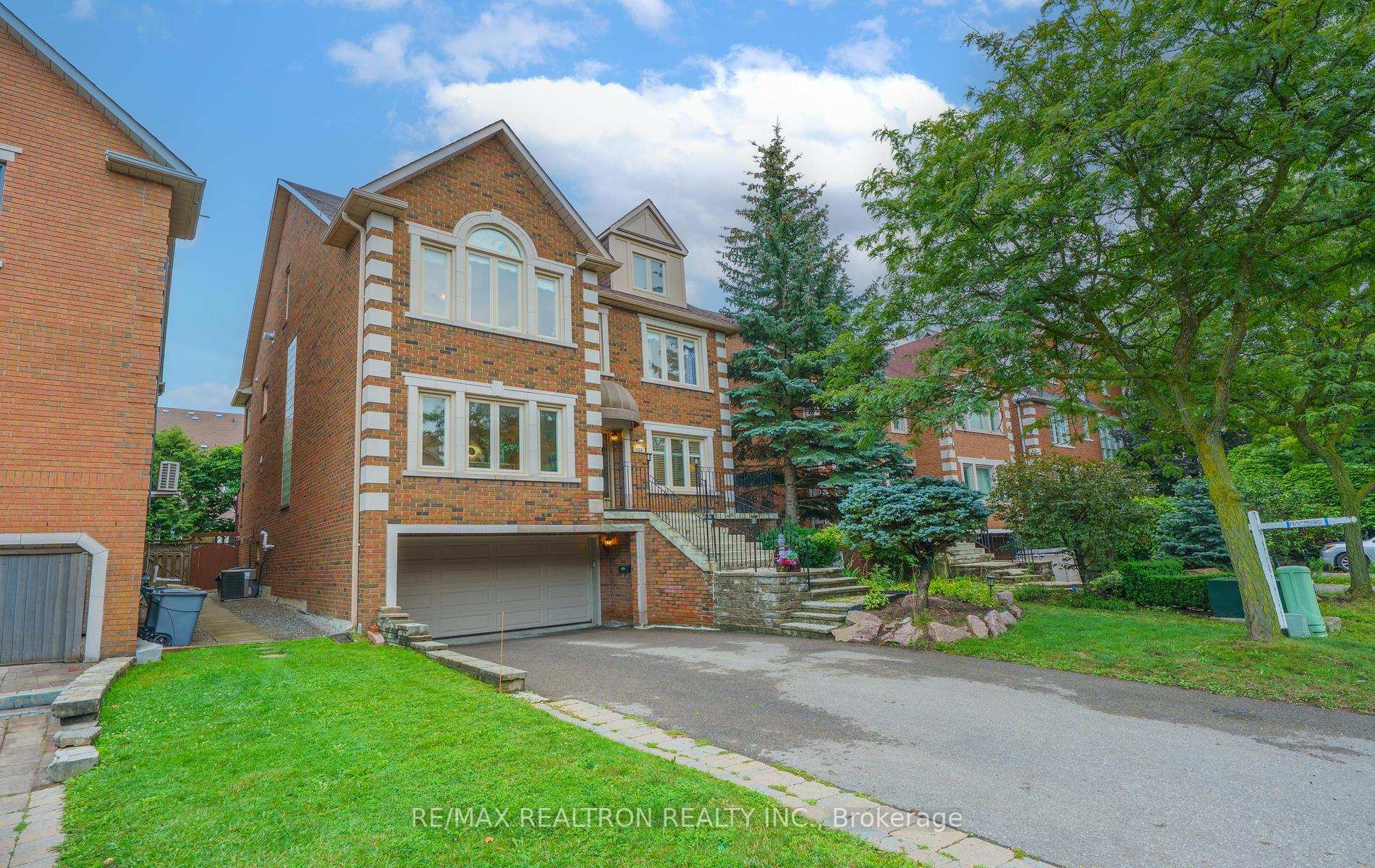 Photo 2 of 129 Theodore Place, Vaughan, Crestwood-Springfarm-Yorkhill — HOMEH