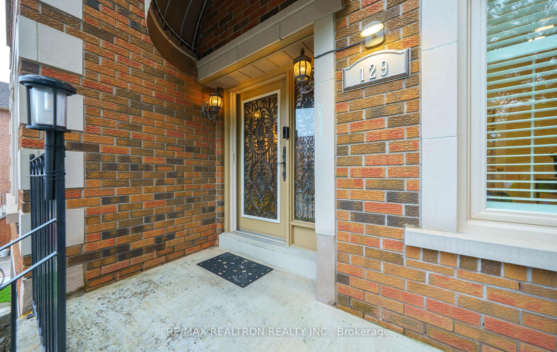 Photo 3 of 129 Theodore Place, Vaughan, Crestwood-Springfarm-Yorkhill — HOMEH