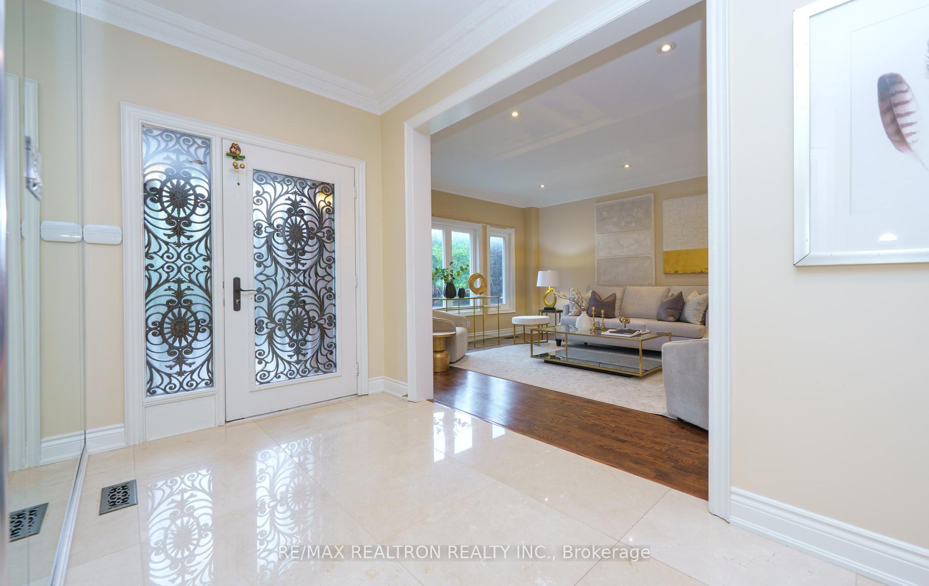 Photo 7 of 129 Theodore Place, Vaughan, Crestwood-Springfarm-Yorkhill — HOMEH