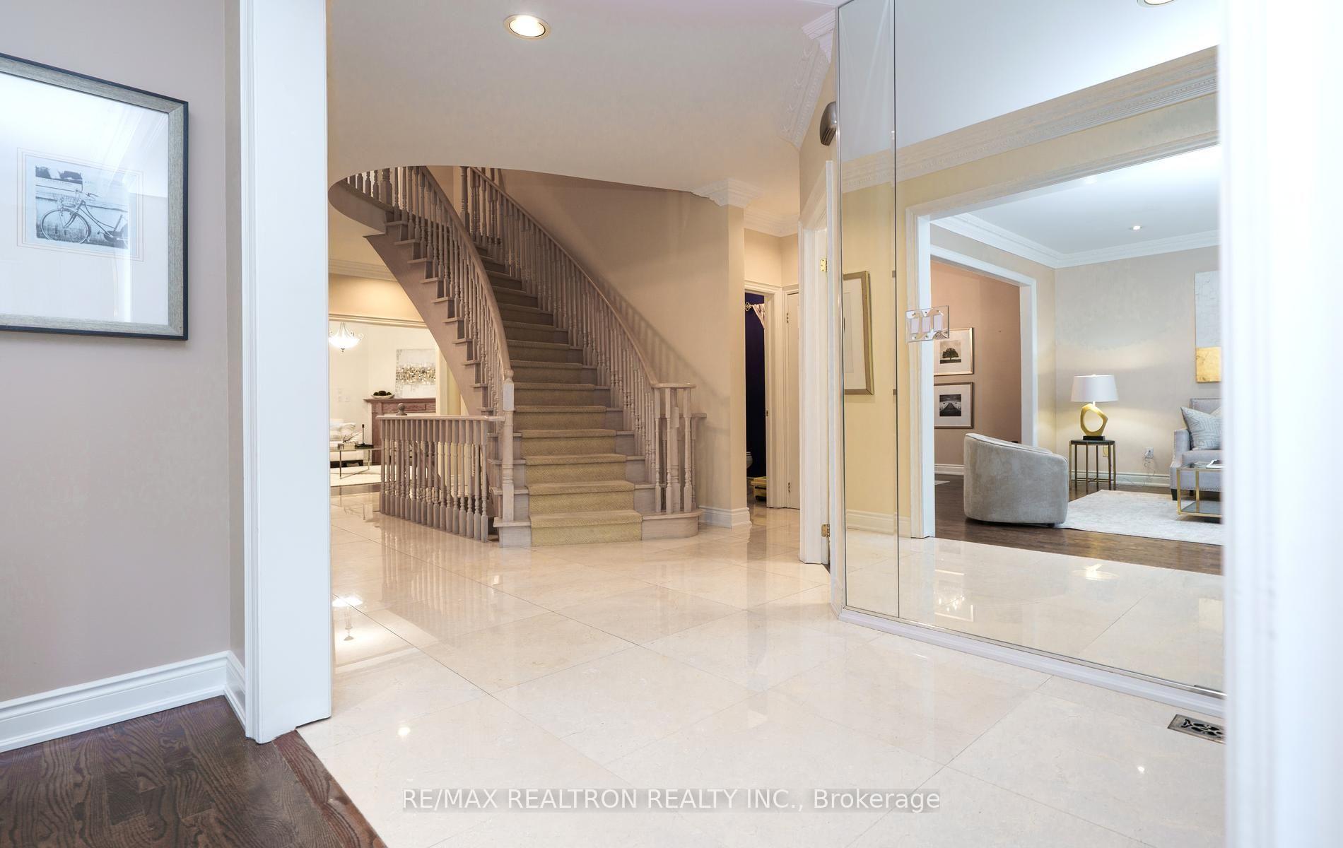 Photo 8 of 129 Theodore Place, Vaughan, Crestwood-Springfarm-Yorkhill — HOMEH