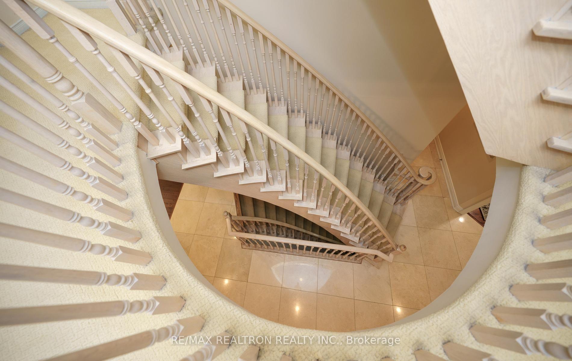 Photo 11 of 129 Theodore Place, Vaughan, Crestwood-Springfarm-Yorkhill — HOMEH