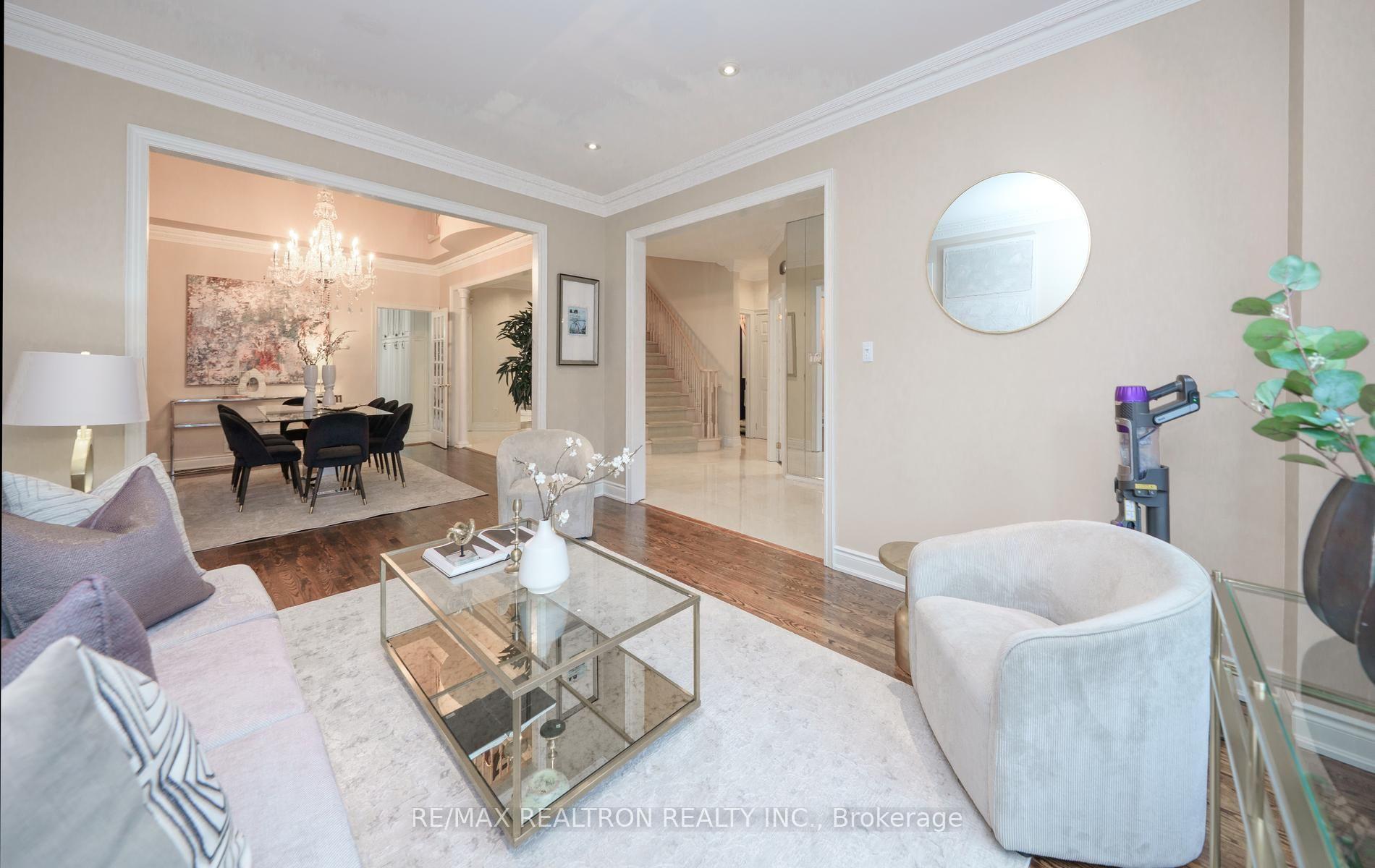 Photo 14 of 129 Theodore Place, Vaughan, Crestwood-Springfarm-Yorkhill — HOMEH