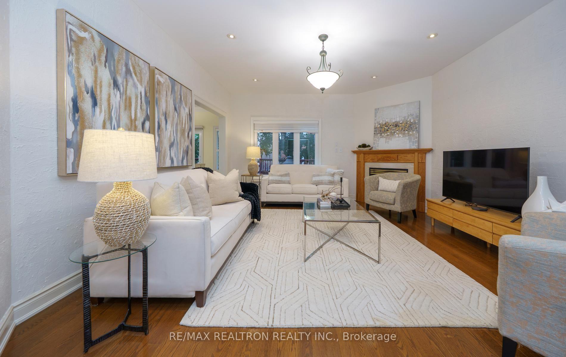 Photo 18 of 129 Theodore Place, Vaughan, Crestwood-Springfarm-Yorkhill — HOMEH