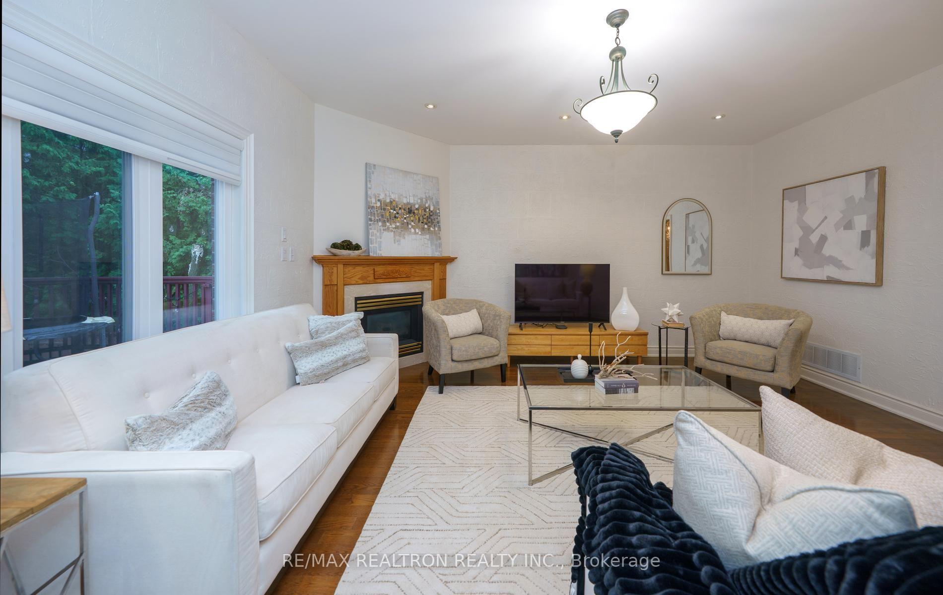 Photo 19 of 129 Theodore Place, Vaughan, Crestwood-Springfarm-Yorkhill — HOMEH